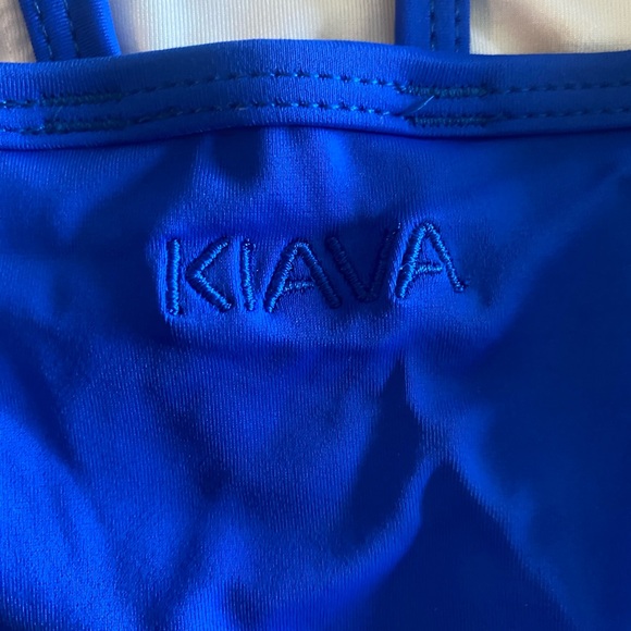 Kiava Switchback Crop Swim Top - Picture 4 of 5